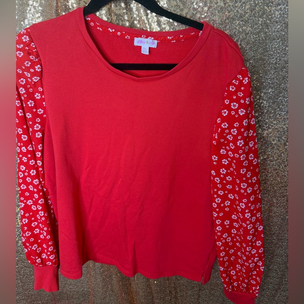 Riley & Rae Red Graphic Crop Blouse